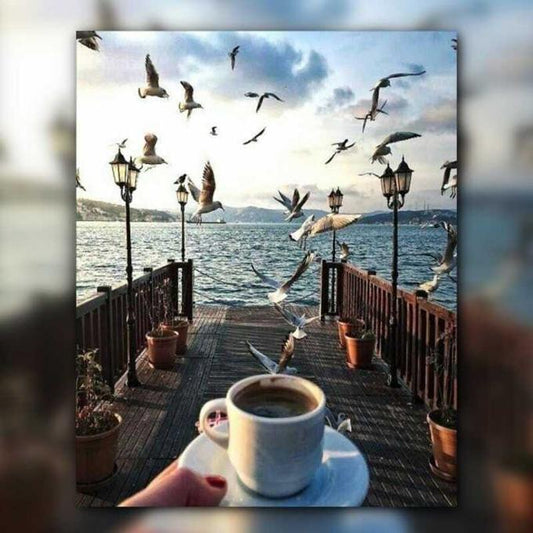 أدوات رسم لوحة القهوة والنورس